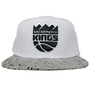 Sacramento Kings Mitchell & Ness NBA Snapback‎ Hat Cap 3D Logo White Gray NWT